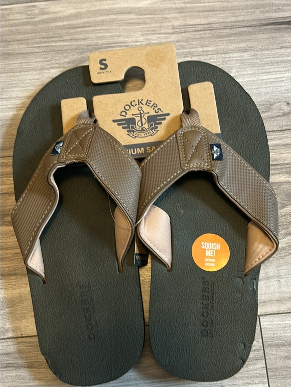 Dockers Men's Brown and Black Flip-Flop Sandals